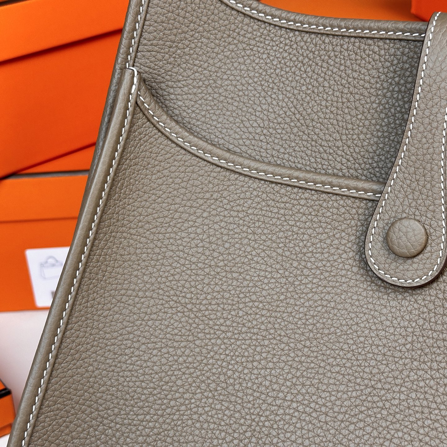 6047-Hermès Evelyne Shoulder Bag | Iconic “H” Elegance in Refined Grey