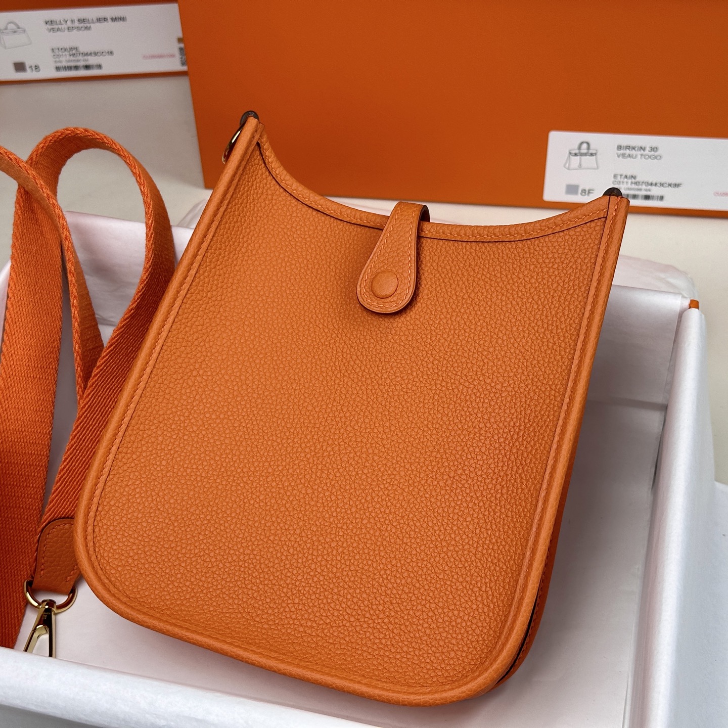 6057-Hermès Evelyne Bag in Signature Orange | Iconic Color, Effortless Chic