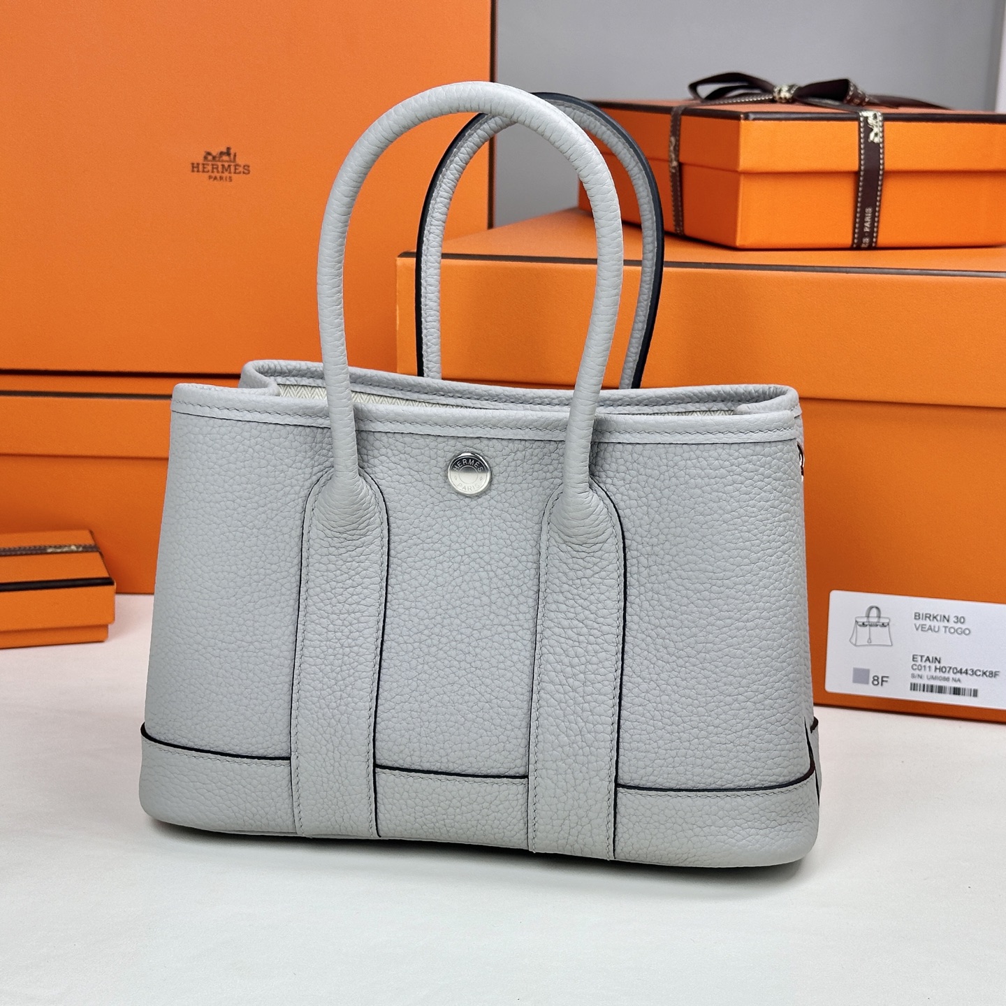 6049-Hermès Light Grey Leather Handbag | Understated Elegance in Every Detail