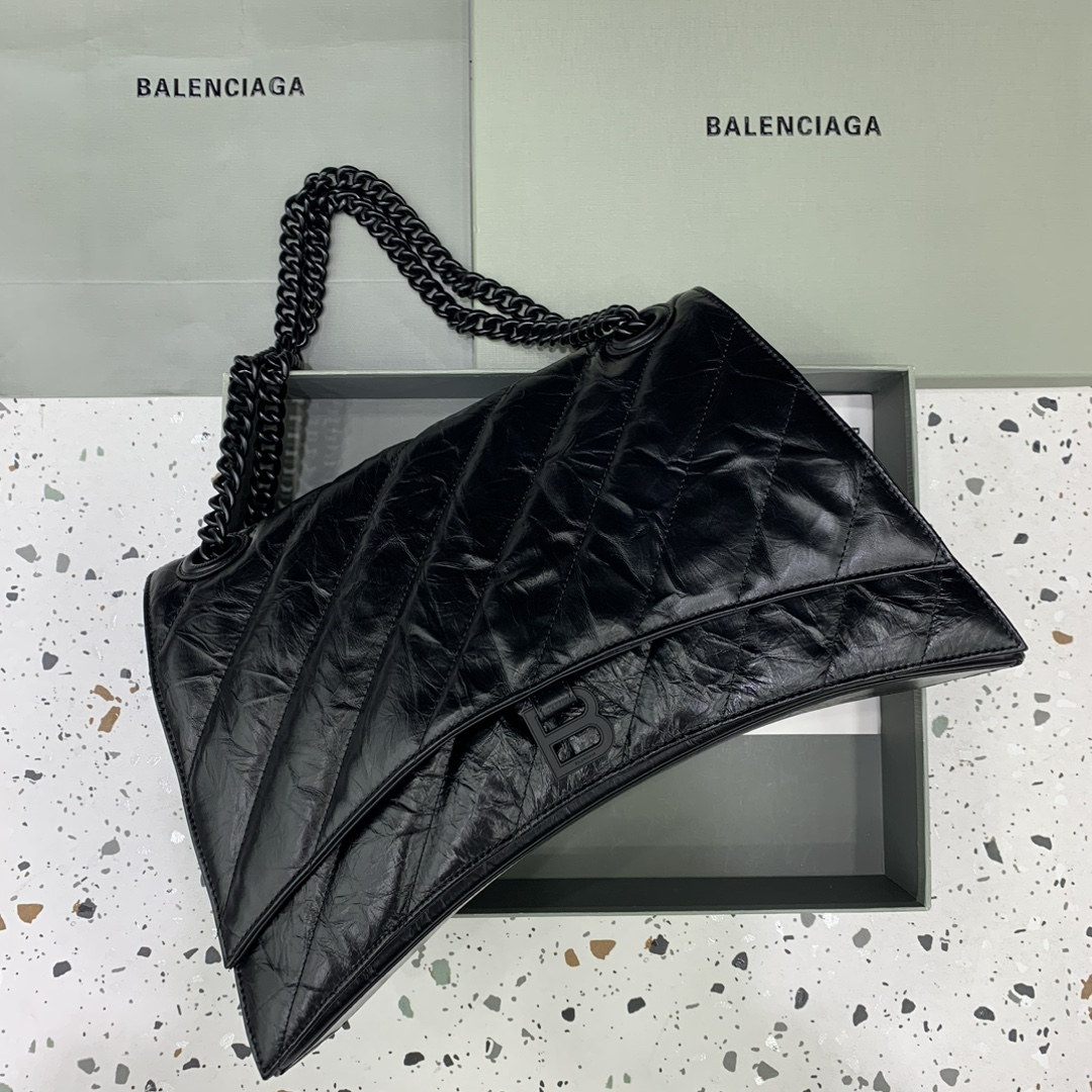 8024-Balenciaga Crinkled Quilted Leather Shoulder Bag | Bold Texture, Iconic Edge