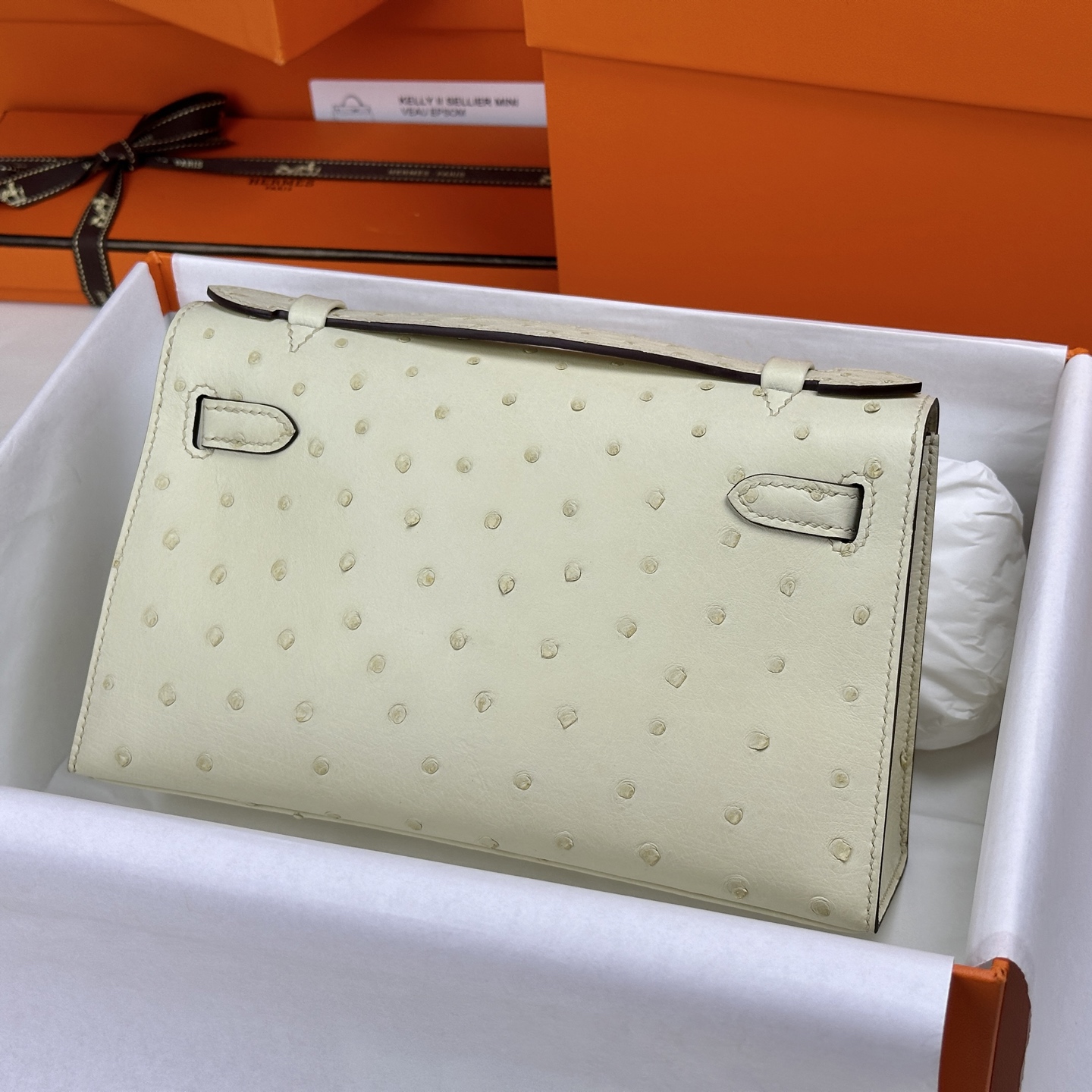 6060-Hermès Kelly Wallet in Ivory Ostrich Leather | Rare Luxury with Timeless Charm