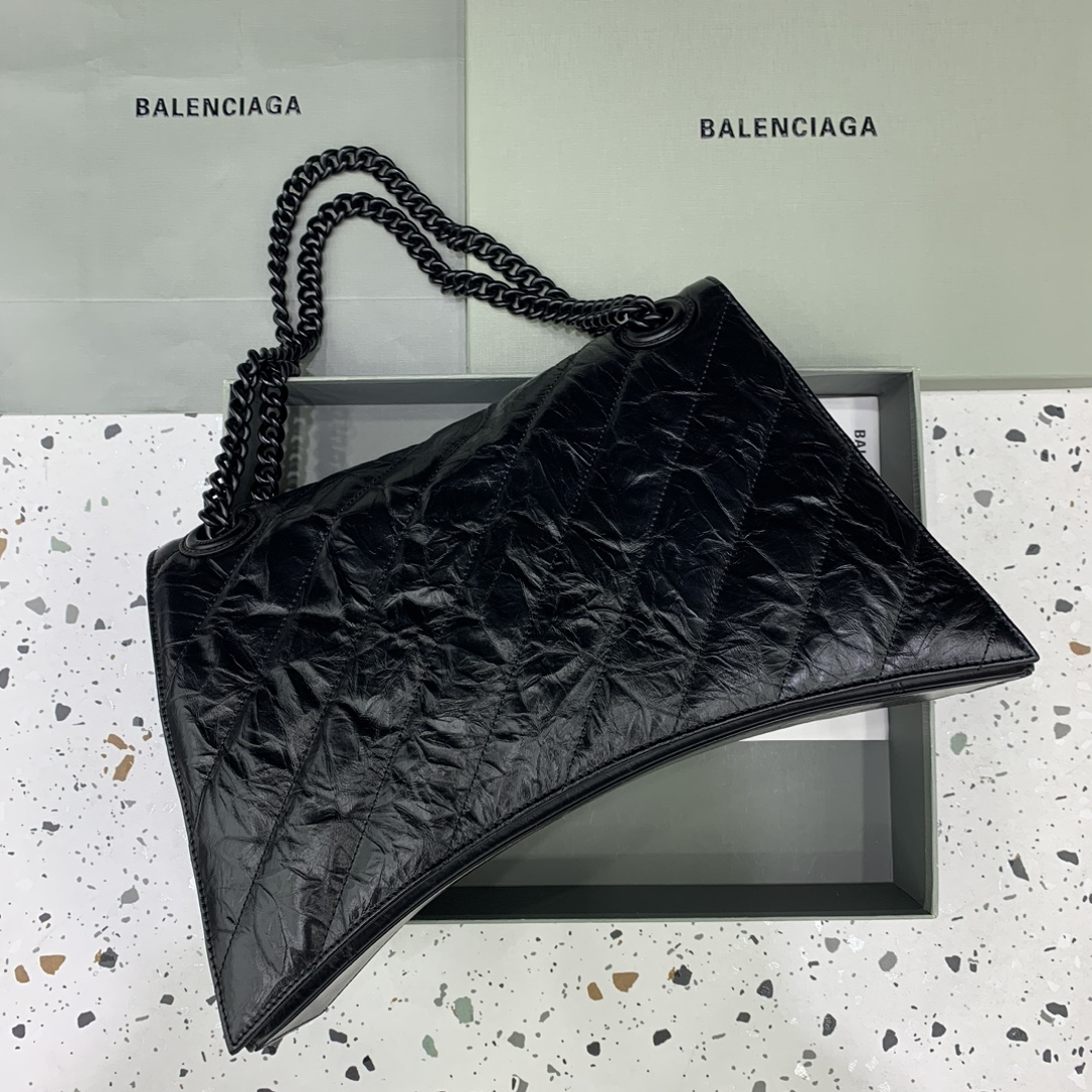 8024-Balenciaga Crinkled Quilted Leather Shoulder Bag | Bold Texture, Iconic Edge