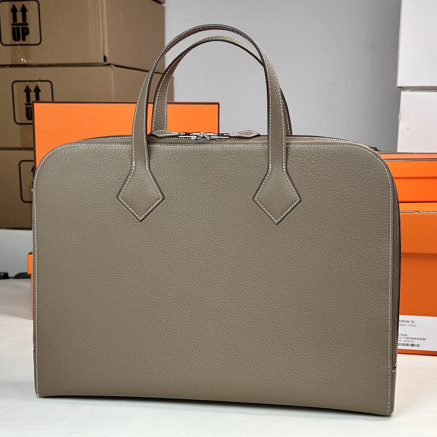 6048-Hermès Classic Leather Tote in Taupe | Timeless Elegance Meets Business Function