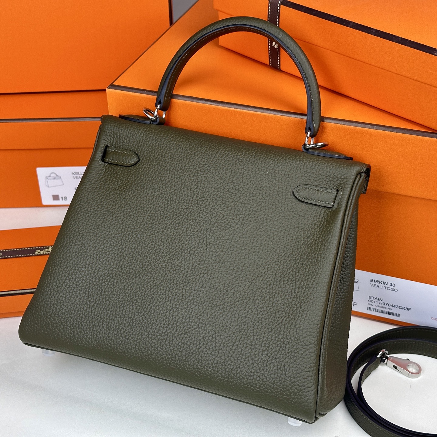 6053-Hermès Kelly Bag in Military Green | A Refined Statement of Strength and Elegance