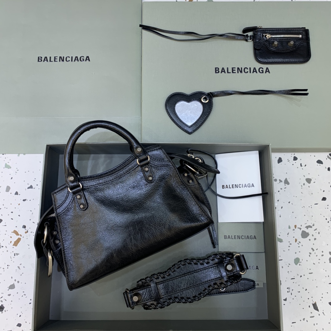 8035-Balenciaga Black Classic City Bag | Iconic Cool with a Rock-Chic Twist