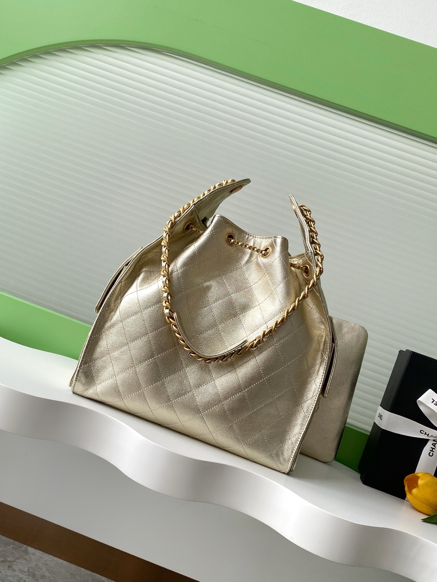 4031-Chanel Gold Metallic Leather Bag | A Statement of Pure Elegance and Prestige