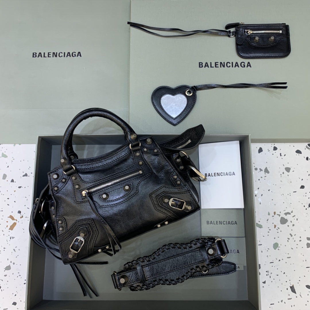 8035-Balenciaga Black Classic City Bag | Iconic Cool with a Rock-Chic Twist