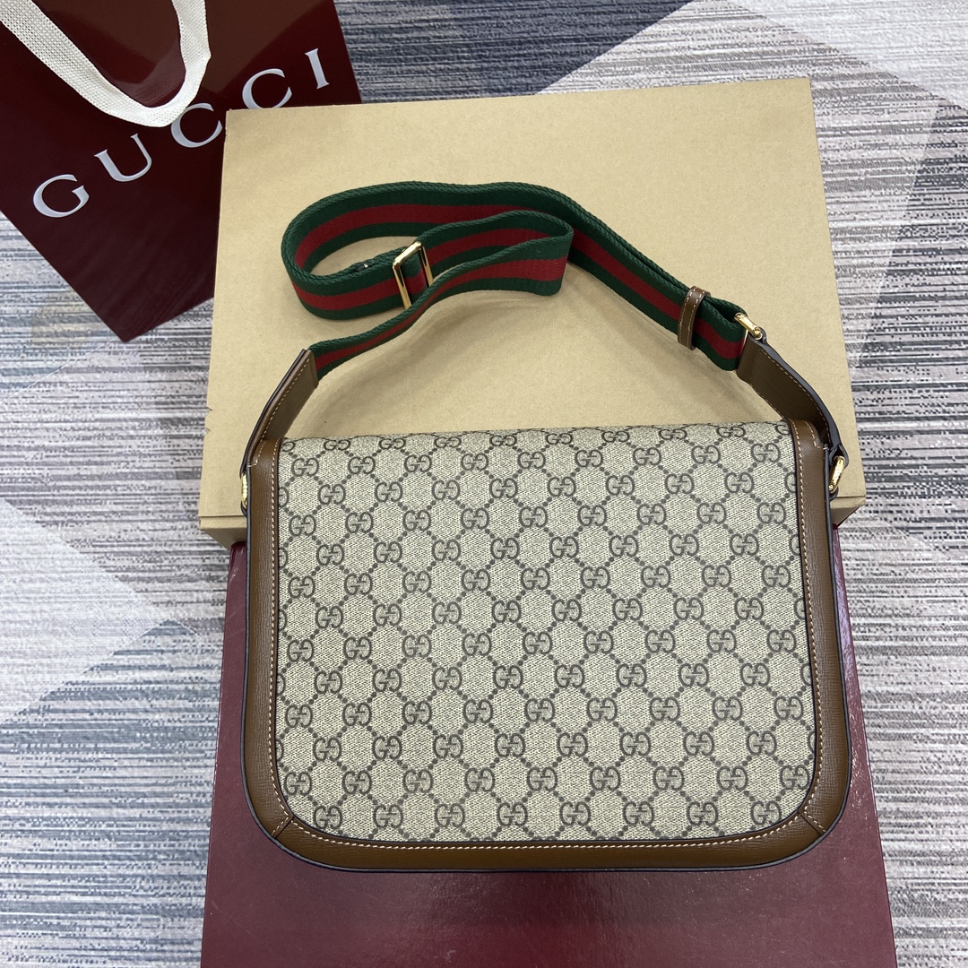 3045-Gucci GG Supreme Messenger Bag | Vintage Revival with Everyday Utility