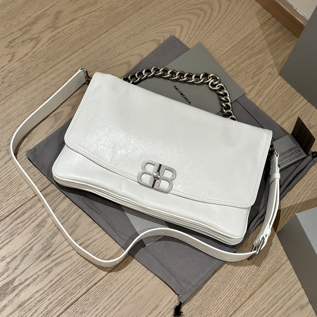 8040-Balenciaga White Leather Shoulder Bag | Refined Elegance Meets Modern Ease