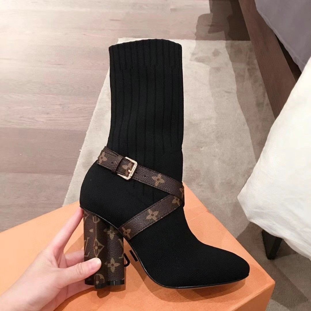 23 new V brand buckle knitted high-heeled thick-heeled women's boots PD0423082303