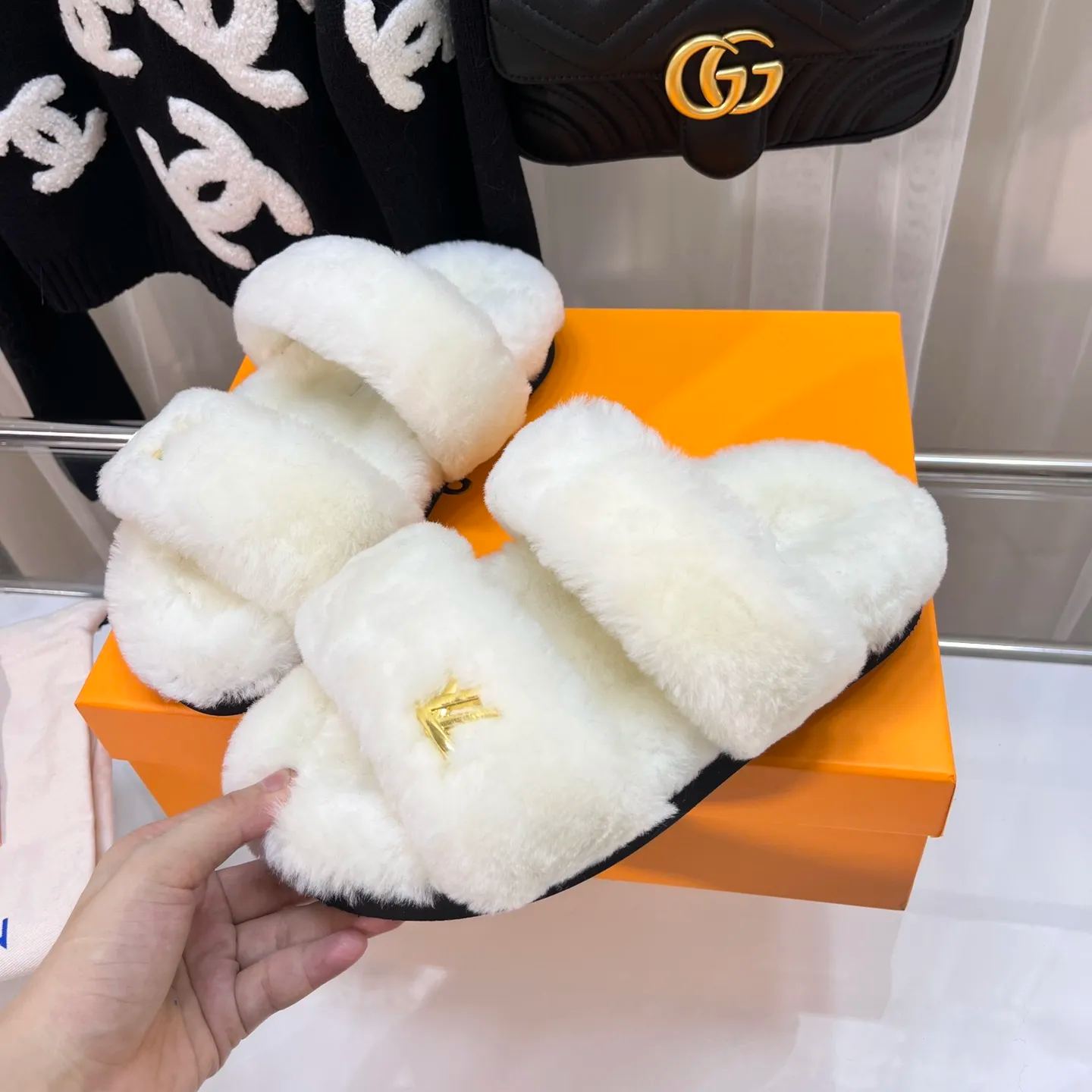 23 Luxury L official website synchronous metal buckle wool slippers soft wool top quality
