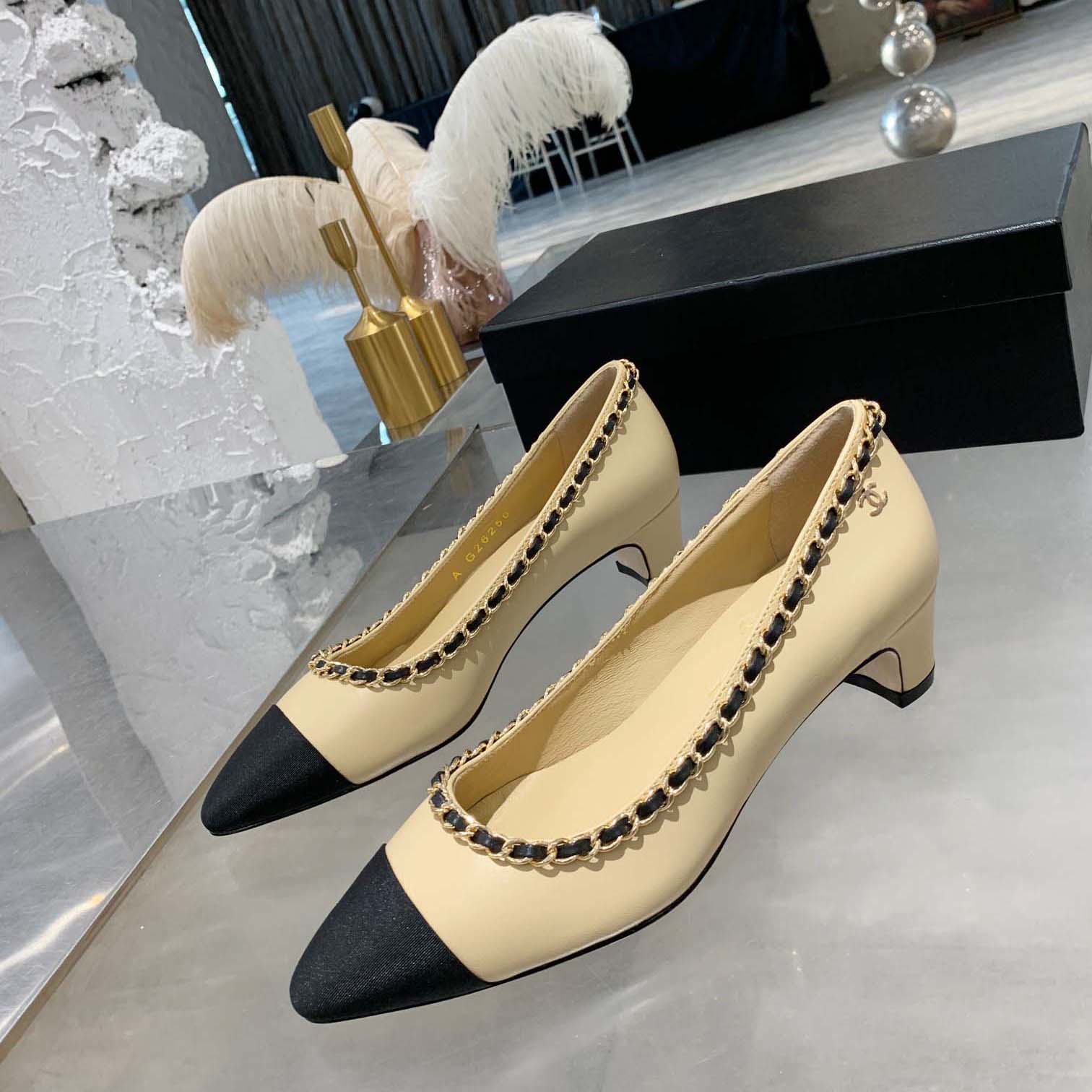 2023 Top Fashion Small Fragrance Chain Pointed Toe Versatile Slip On XC04062004