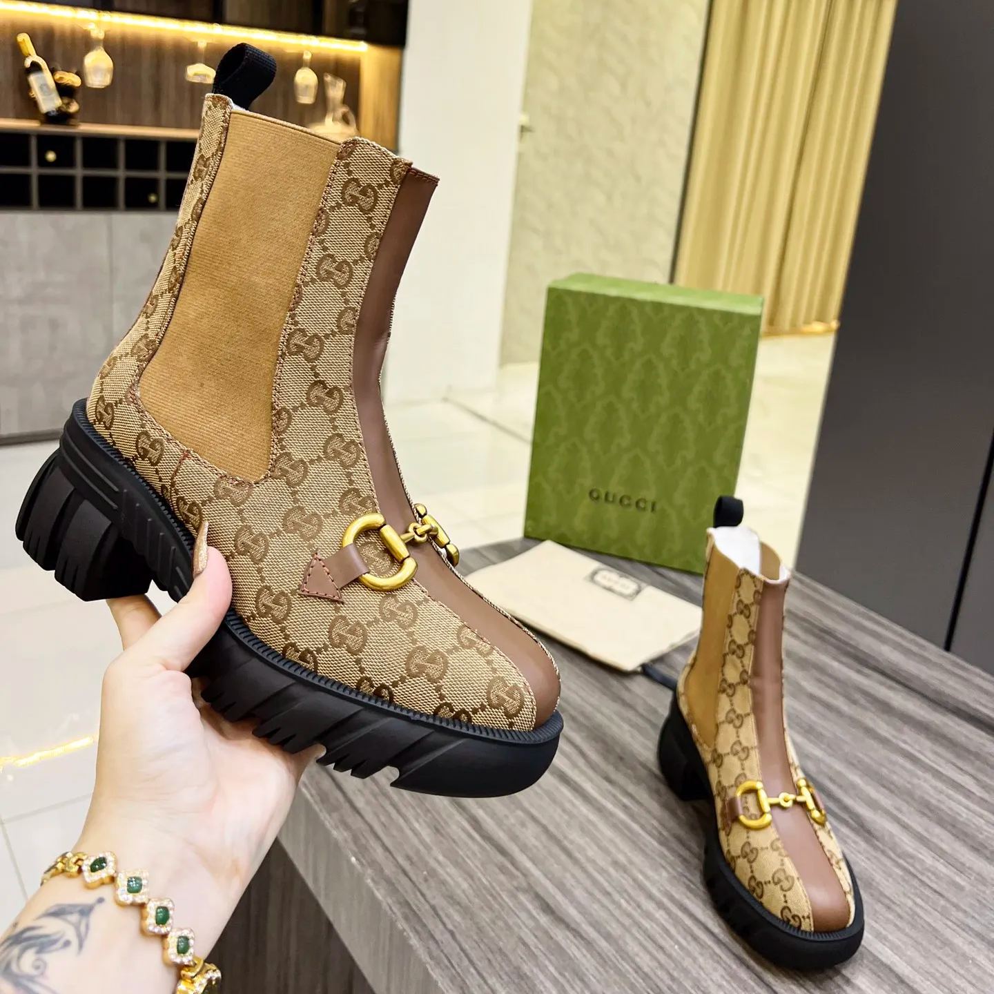 23 D&G collaboration Chelsea style metal buckle boots XC0423101305