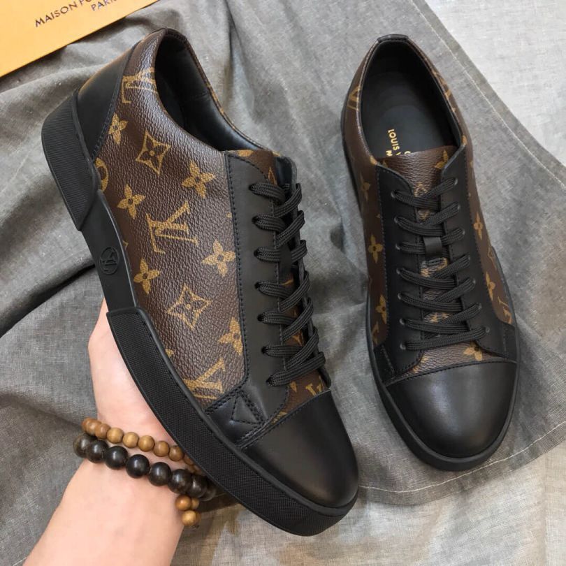 Men's calfskin casual shoes, can match formal casual wear, classic pattern design