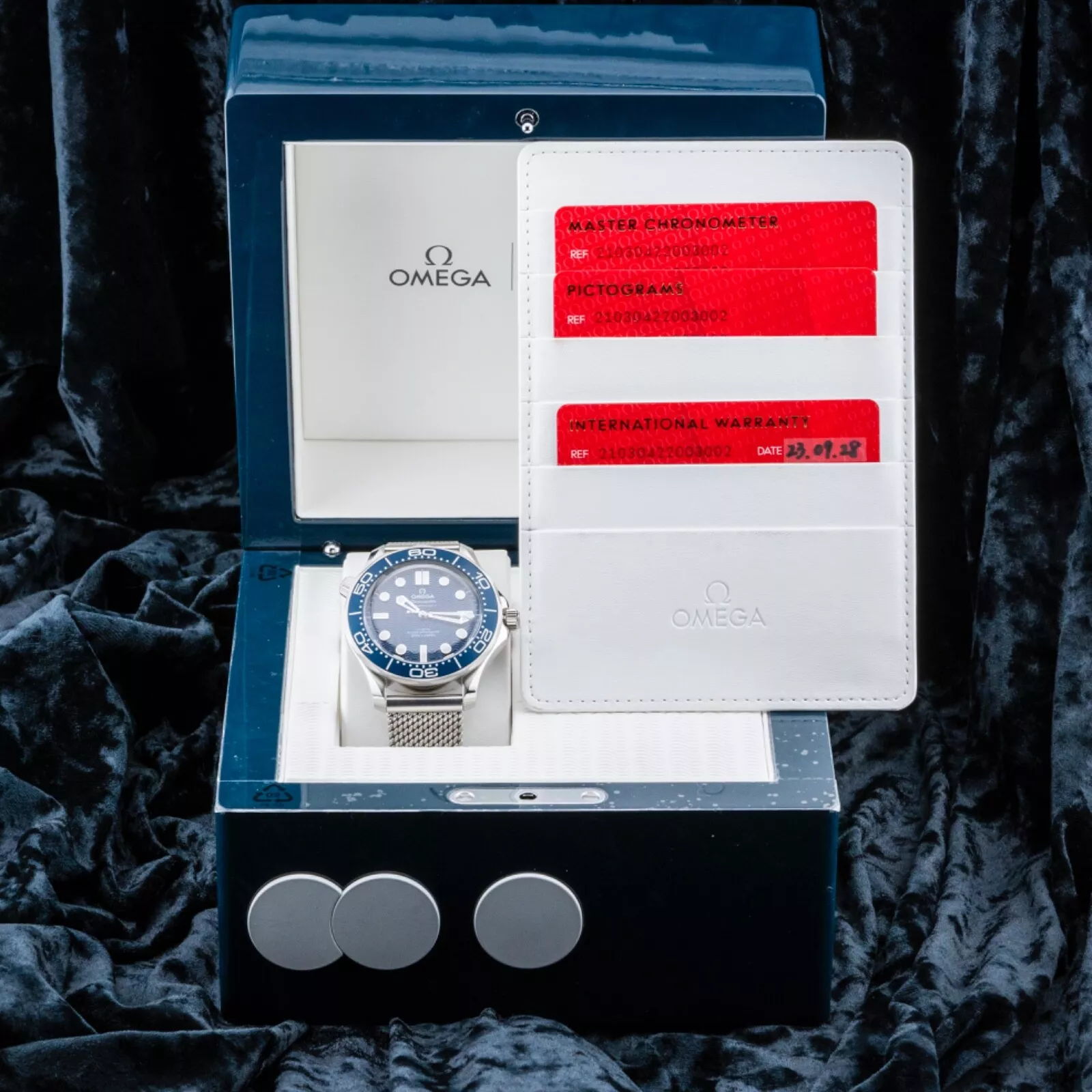 Seamaster Diver 300m James Bond 60th Anniversary 42mm