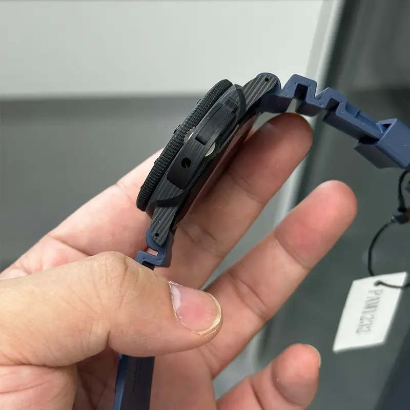 Submersible QuarantaQuattro Carbotech™ Blu Abisso 44mm