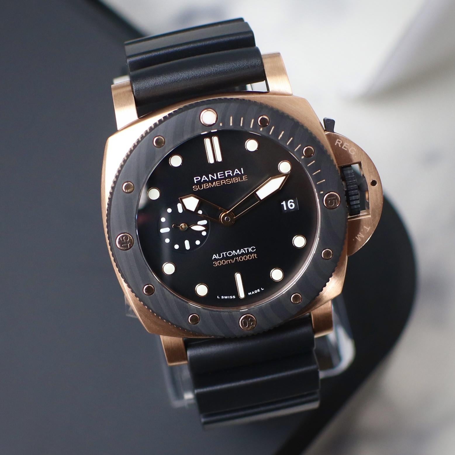 Submersible QuarantaQuattro Goldtech™ OroCarbo 44mm