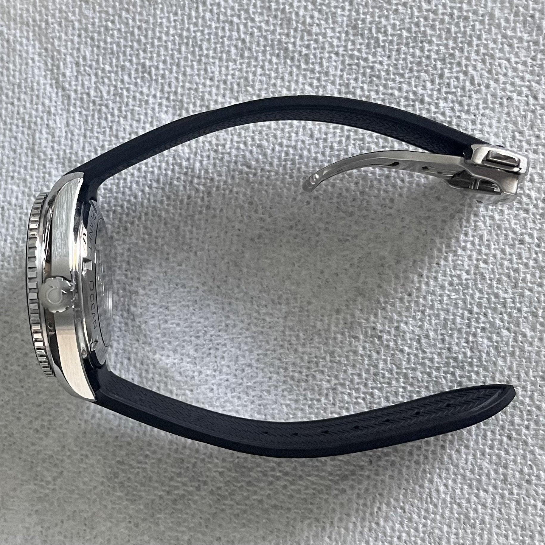 PLANET OCEAN 600M Black 43.5mm