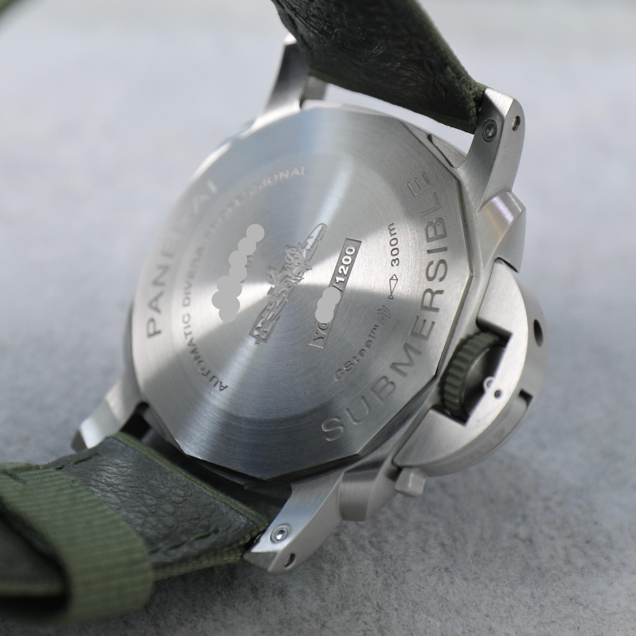 Submersible QuarantaQuattro ESteel™ Verde Smeraldo 44mm