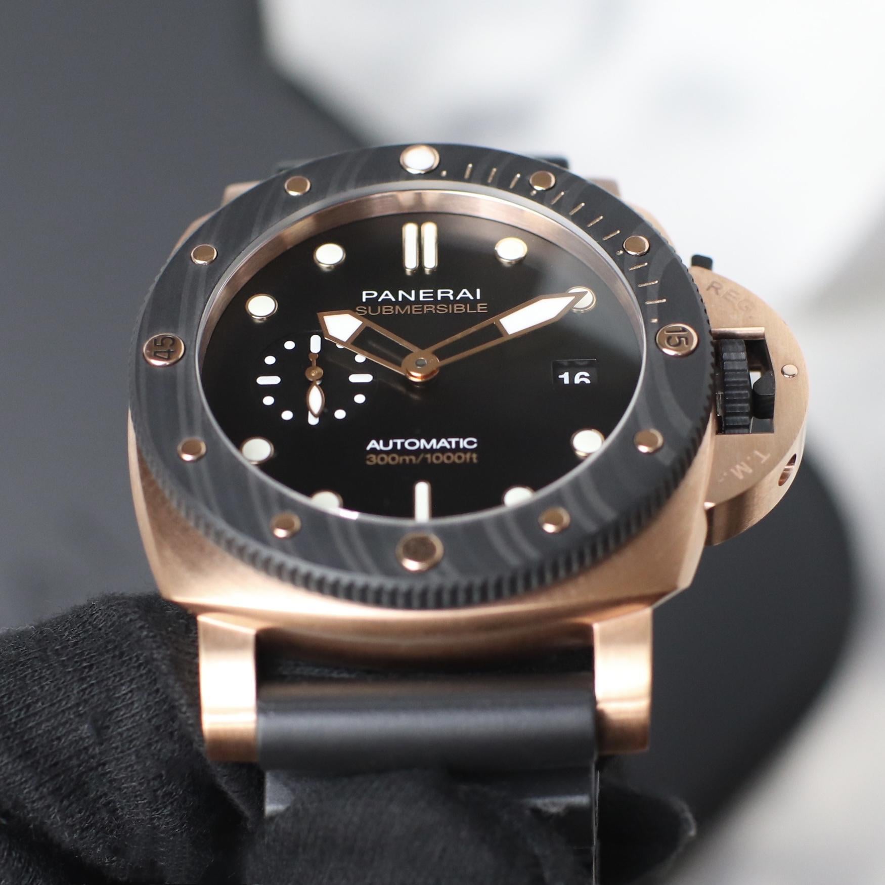 Submersible QuarantaQuattro Goldtech™ OroCarbo 44mm