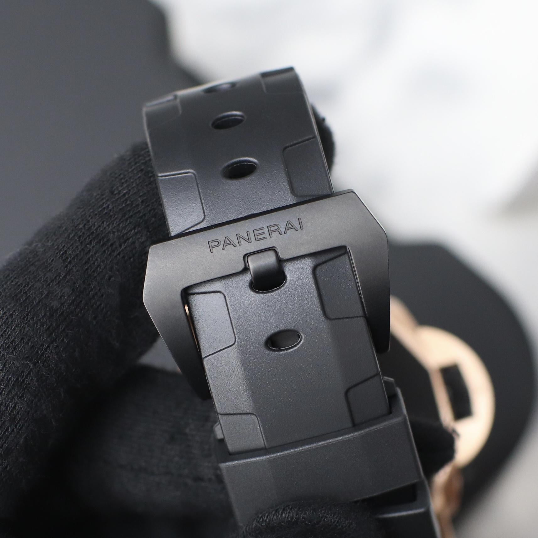 Submersible QuarantaQuattro Goldtech™ OroCarbo 44mm