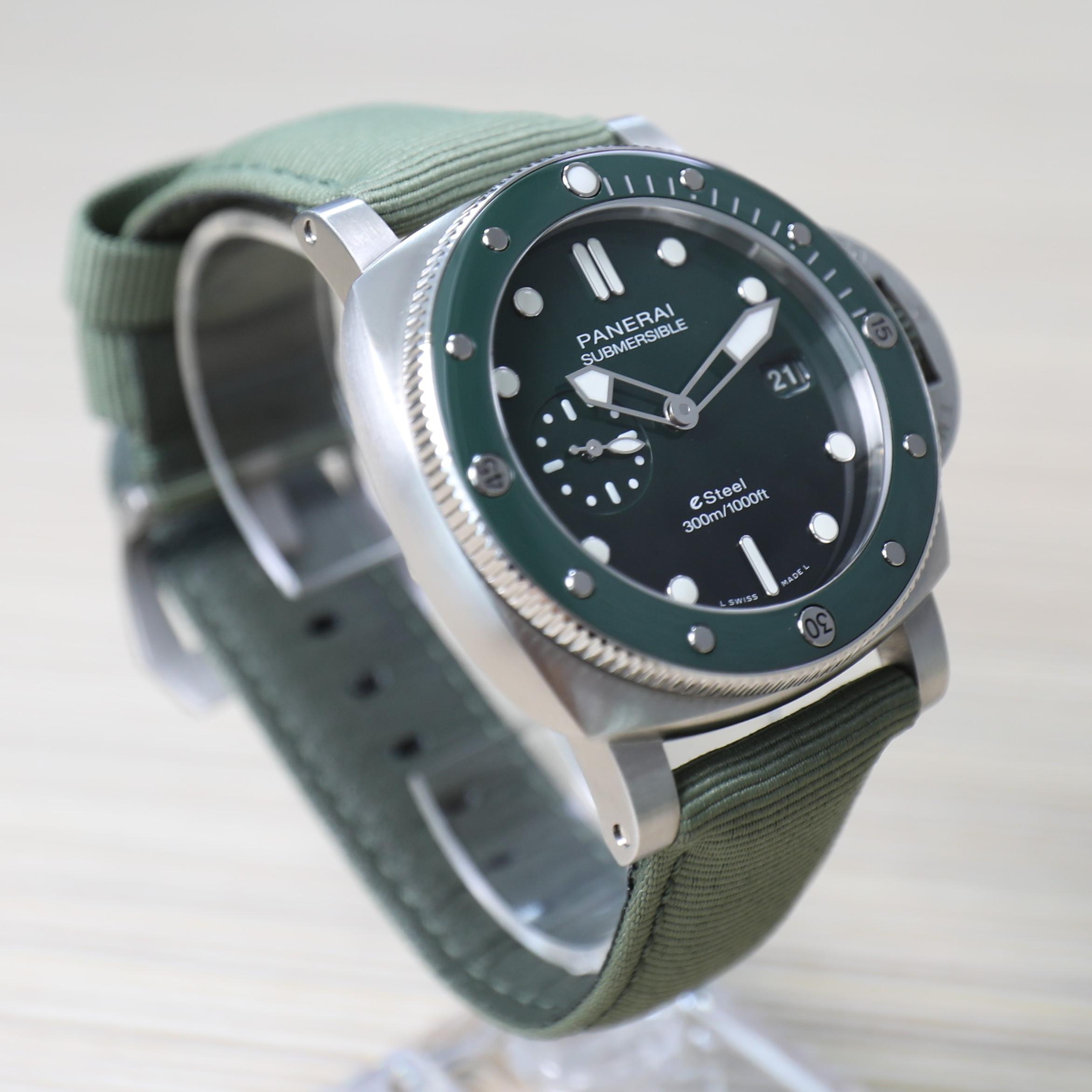 Submersible QuarantaQuattro ESteel™ Verde Smeraldo 44mm