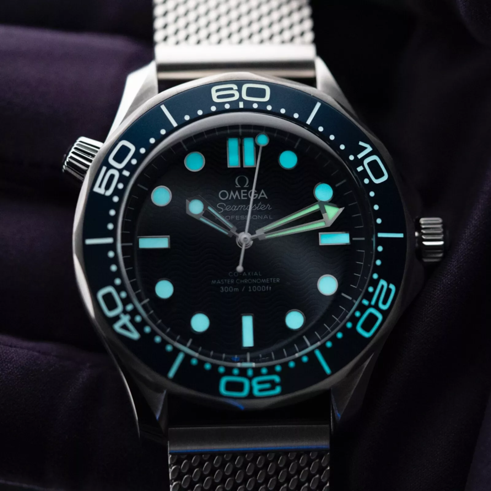 Seamaster Diver 300m James Bond 60th Anniversary 42mm