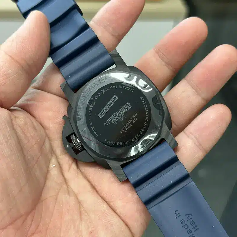 Submersible QuarantaQuattro Carbotech™ Blu Abisso 44mm