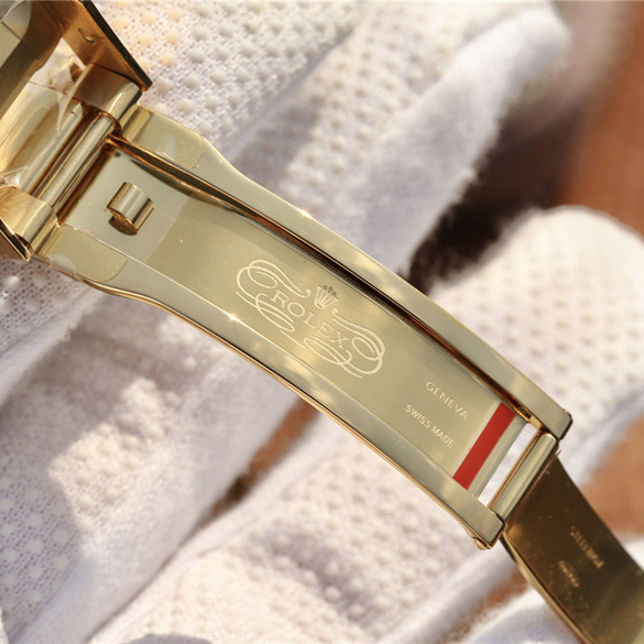 SUBMARINER GOLDEN BLUE / RED DIAMOND BLACK DIAL 40MM M126610LN-0010