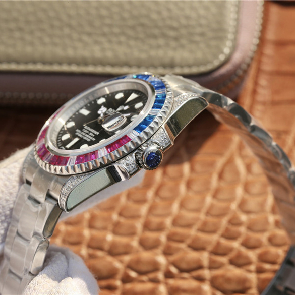 SUBMARINER SILVER BLUE / RED DIAMOND 40MM M126610LN-0007