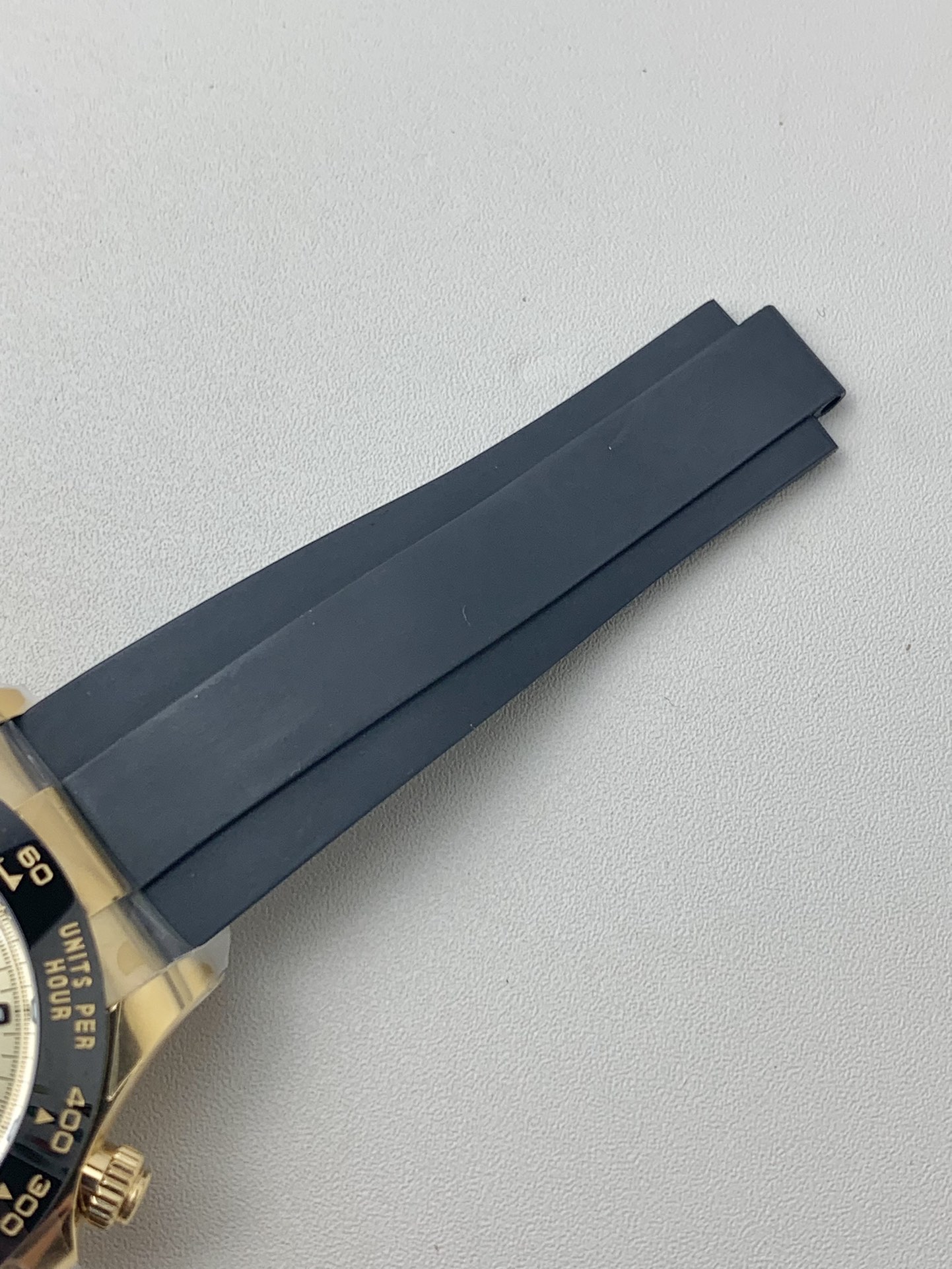 CLEAN Factory Rolex Daytona 116518LN-0048 40MM Yellow Gold, Rubber Strap Black Eye Gold Dial