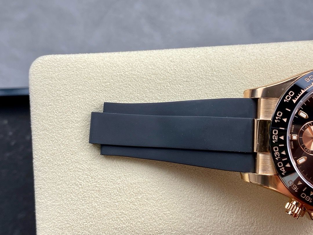 Clean Factory Rolex Daytona 116515LN-0012 40MM Rose Gold Rubber Strap Black Dial