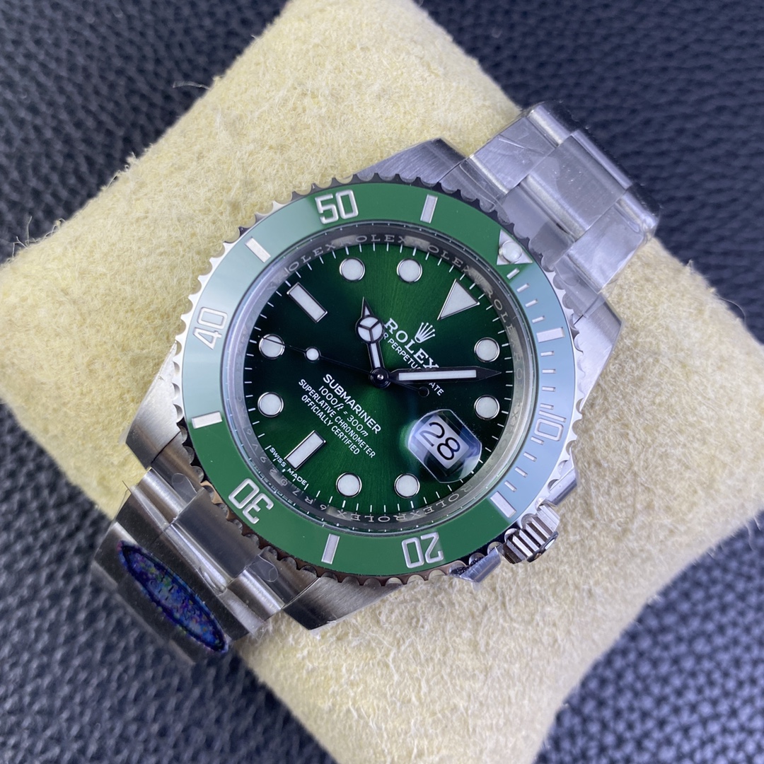Clean Factory Rolex Hulk Submeriner Date 116610LV 40mm Full 904L Green Dial