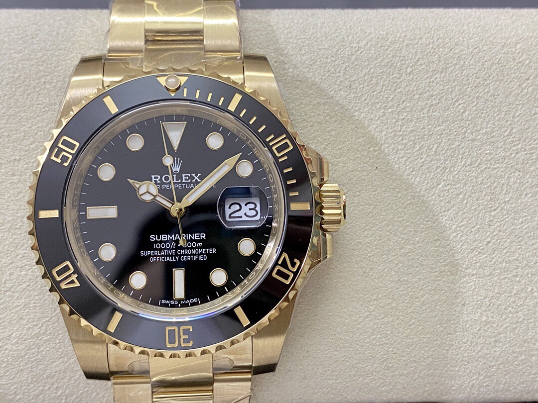 Clean Factory Rolex Submariner Date 116618LN 40mm Full Yellow Gold Black Dial
