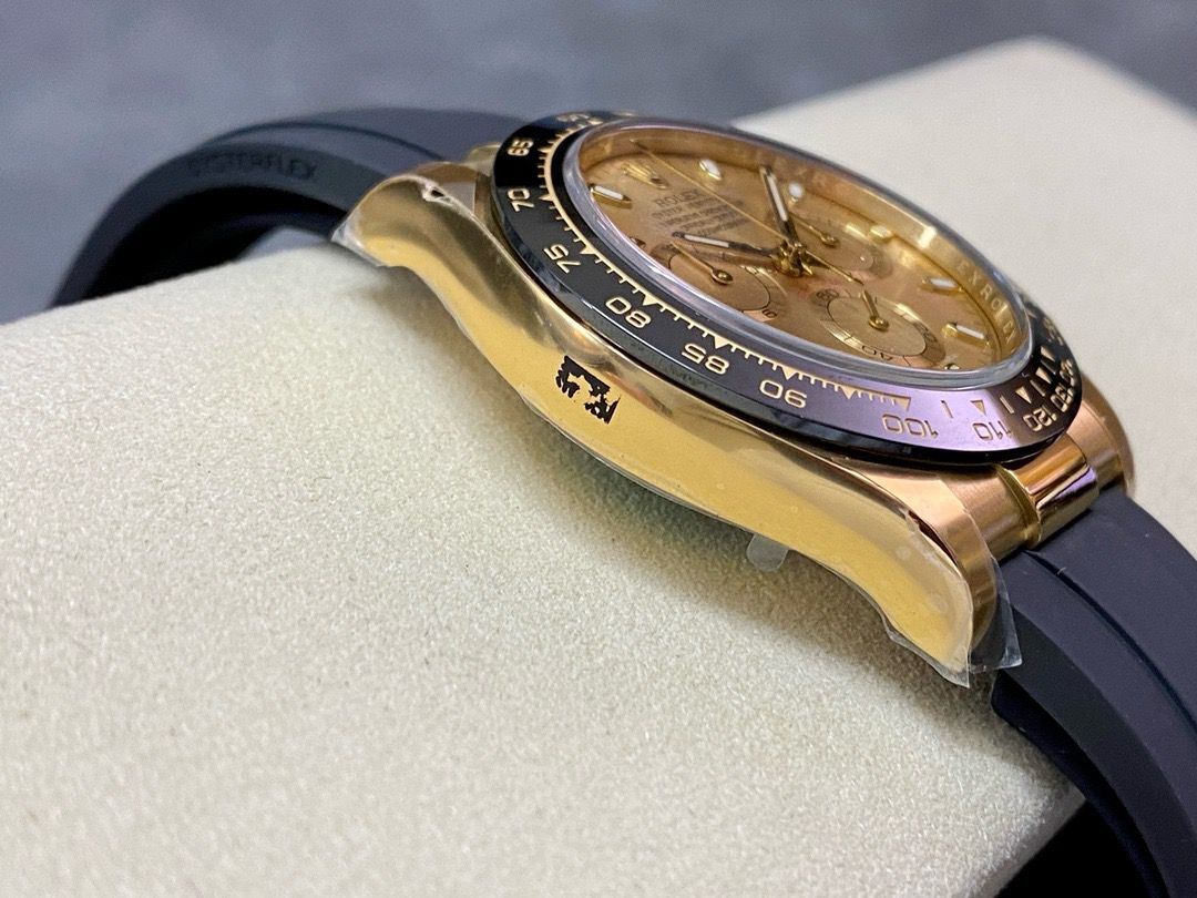 Clean Factory Rolex Daytona 116518LN-0042 40mm Gold,Rubber Strap Champagne Dial