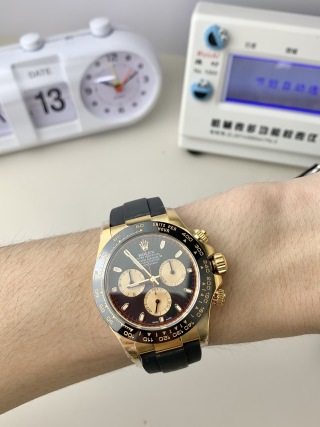 CLEAN Factory Rolex Daytona 116518LN 40MM Yellow Gold Rubber Strap Black Dial