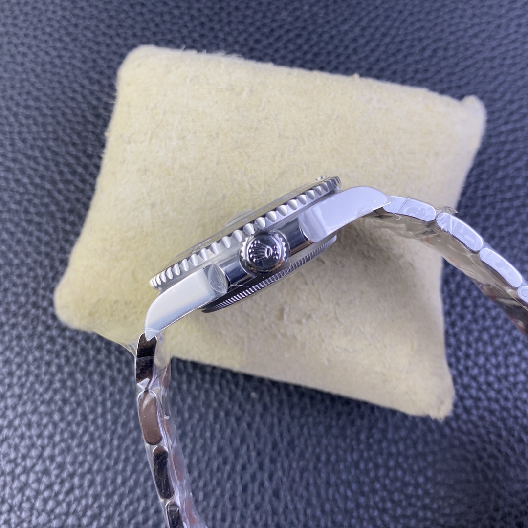 Clean Factory Rolex Submeriner Date 116610LN 40mm Full 904L Black Dial