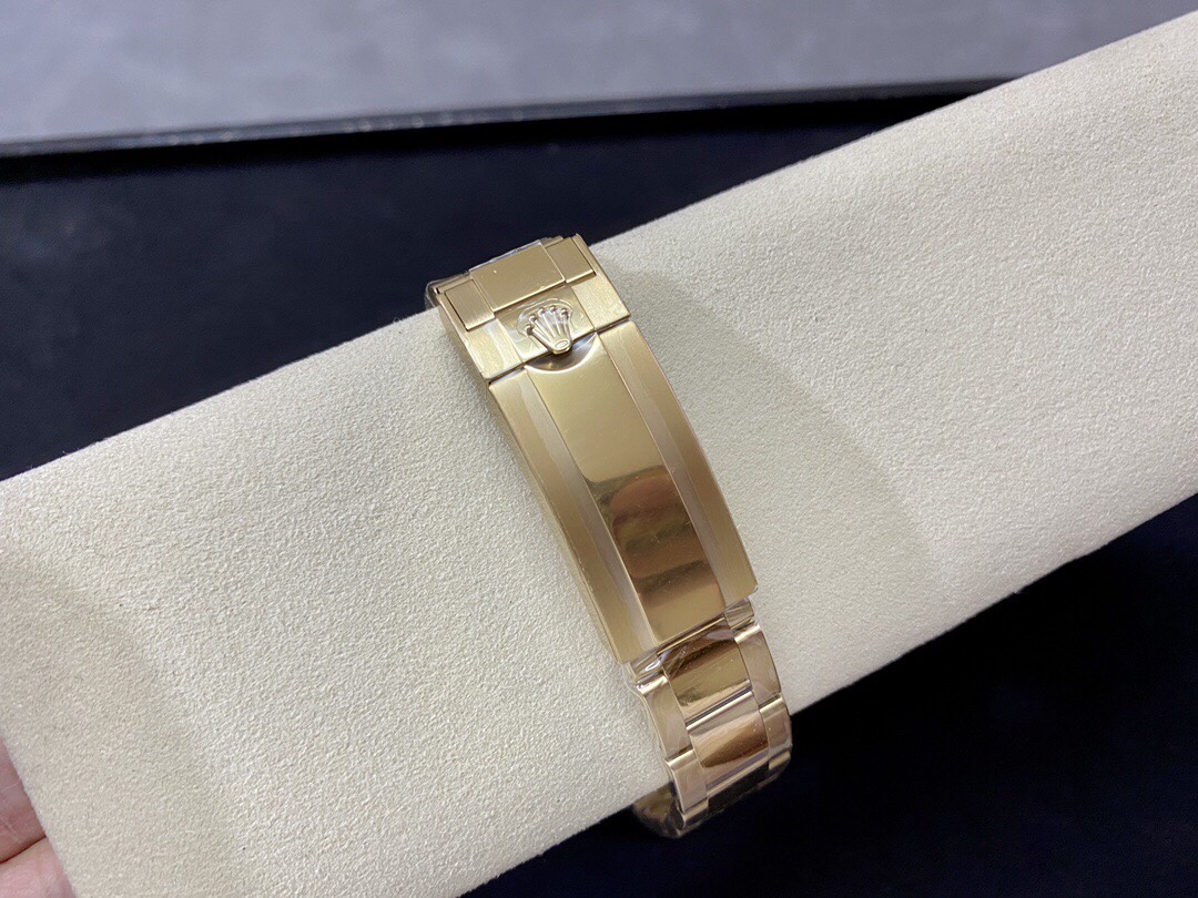 Clean Factory Rolex Submariner Date 116618LN 40mm Full Yellow Gold Black Dial