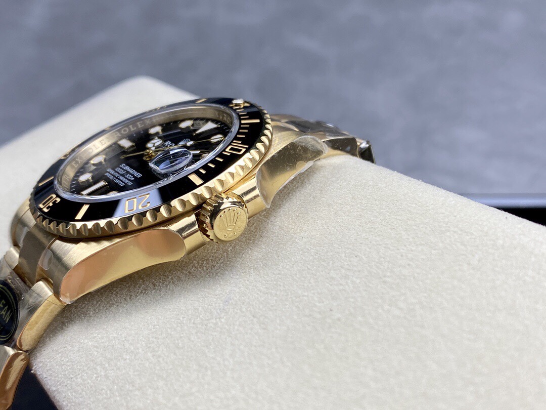 Clean Factory Rolex Submariner Date 126618LN 41mm Full Yellow Gold Black Dial