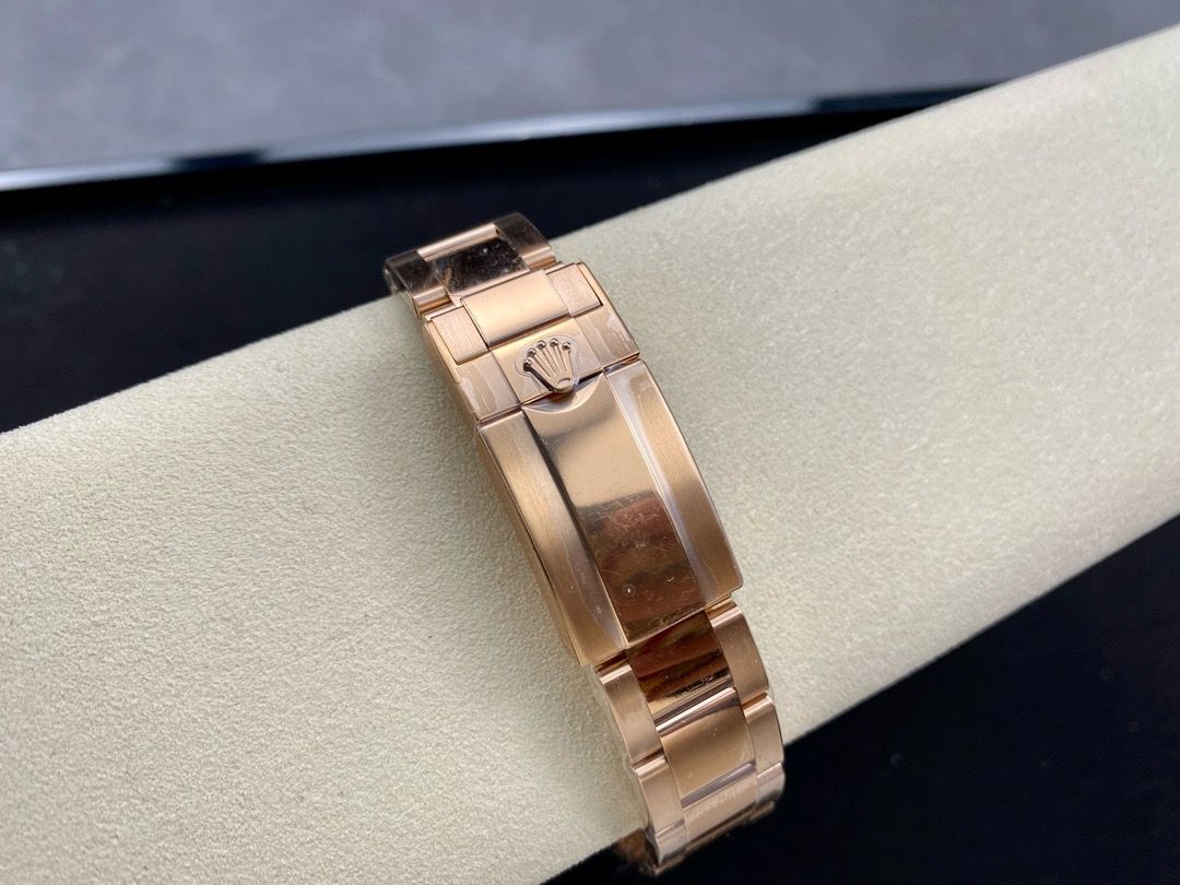 Clean Factory Rolex Daytona 116505-0008 40MM Full Rose Gold Black Dial