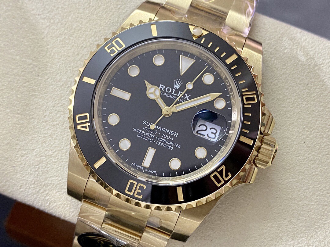Clean Factory Rolex Submariner Date 116618LN 40mm Full Yellow Gold Black Dial