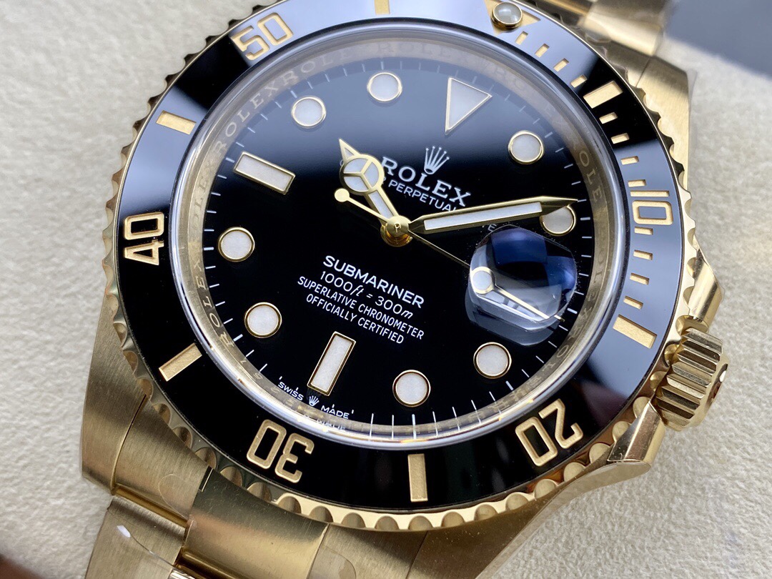 Clean Factory Rolex Submariner Date 126618LN 41mm Full Yellow Gold Black Dial