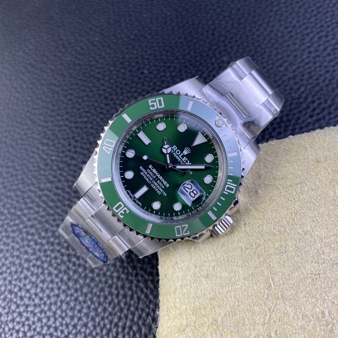 Clean Factory Rolex Hulk Submeriner Date 116610LV 40mm Full 904L Green Dial