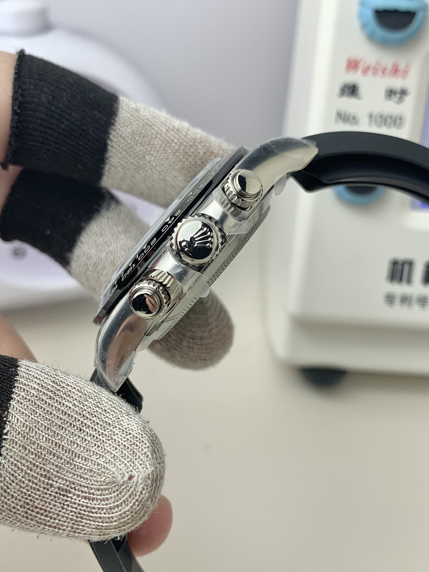 CLEAN Factory Rolex Daytona 126519LN-0006 40MM White Gold Rubber Strap Black Eye Grey Dial