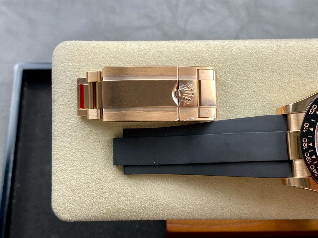 Clean Factory Rolex Daytona 116515LN-0018 40MM Rose Gold Rubber Strap Pink Dial