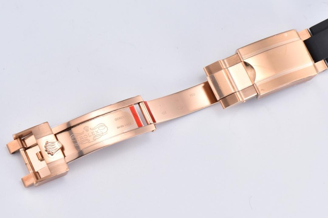 Clean Factory Rolex Daytona 116515LN 40MM Rose Gold Rubber Strap White Dial