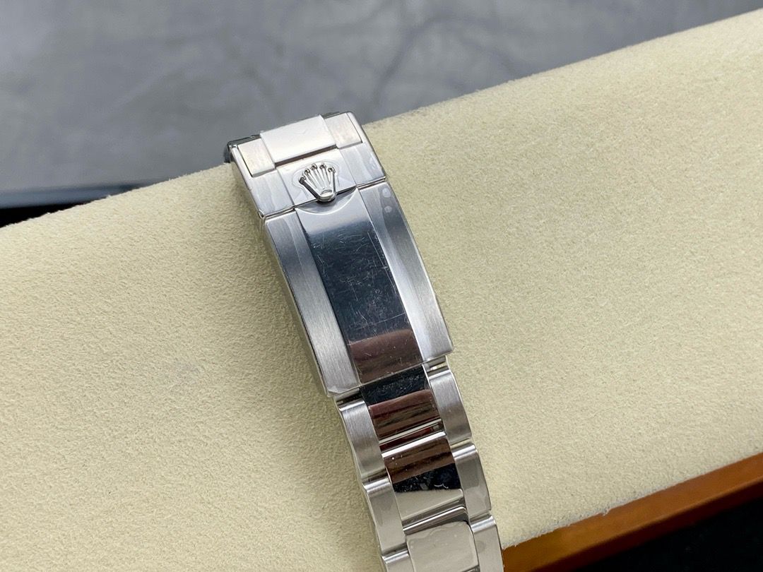 Clean Factory Rolex Daytona 116509-0071 40MM Full White Gold Blue Dial