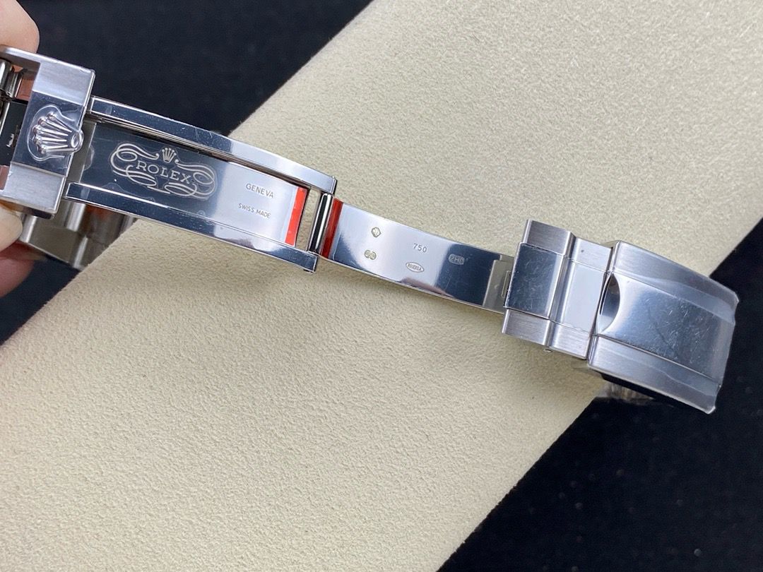 Clean Factory Rolex Daytona 116509-0071 40MM Full White Gold Blue Dial