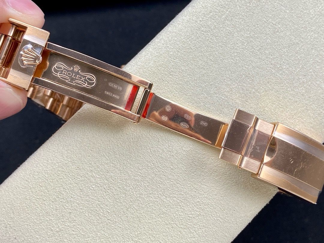 Clean Factory Rolex Daytona 116505-0008 40MM Full Rose Gold Black Dial