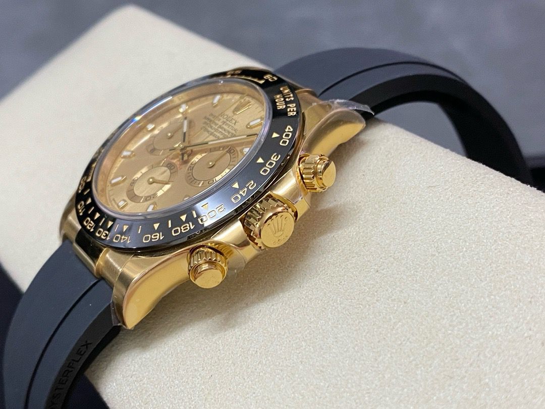 Clean Factory Rolex Daytona 116518LN-0042 40mm Gold,Rubber Strap Champagne Dial